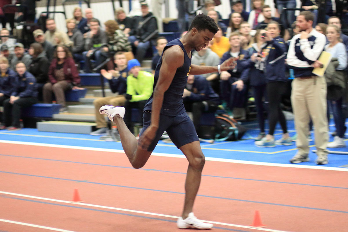 Blugold Track and Field finishes strong in WIAC Championship The