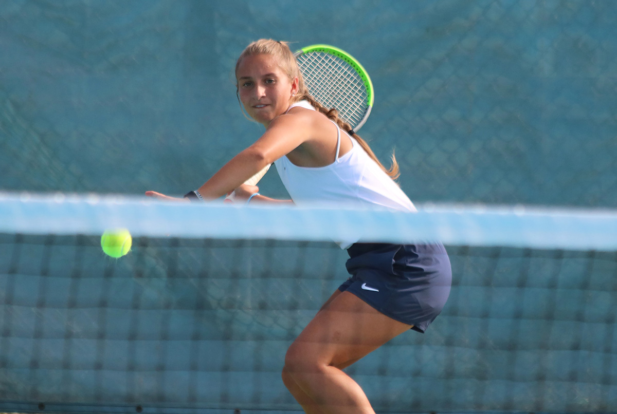 Samantha Fuchs sets up for a forehand hit.