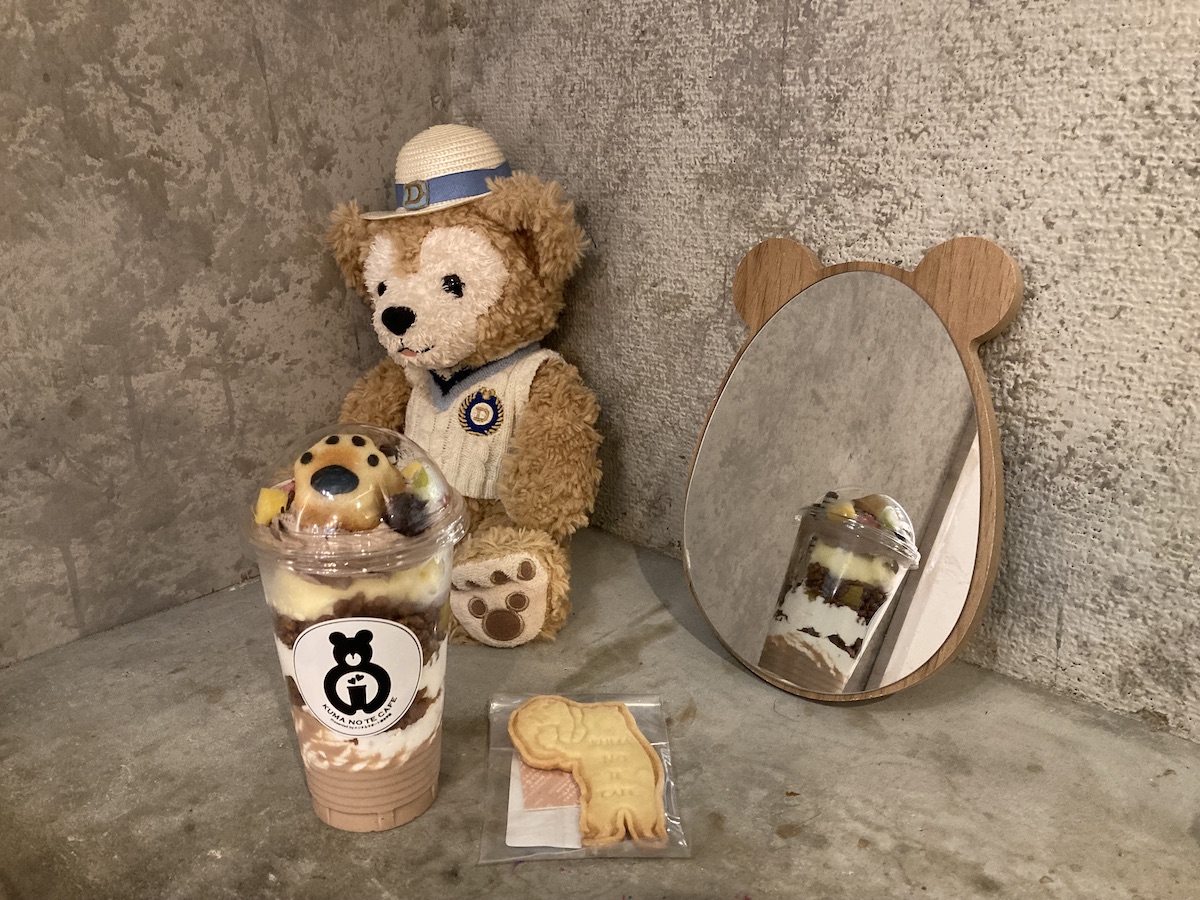 I ordered a parfait and cookie from the Bear Paw Cafe and was able to enjoy these treats next to cute decor and bear plushes.